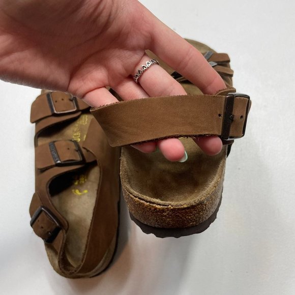 Sandals_&_Flip_Flops